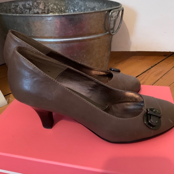 Soffe Shoes - Picture 2 of 4